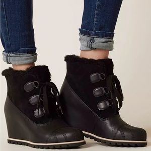 UGG Alasdair Wedge Bootie